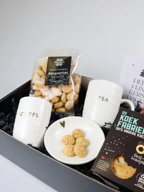Kerst cadeaupakket met Zusss mokken en koekjes