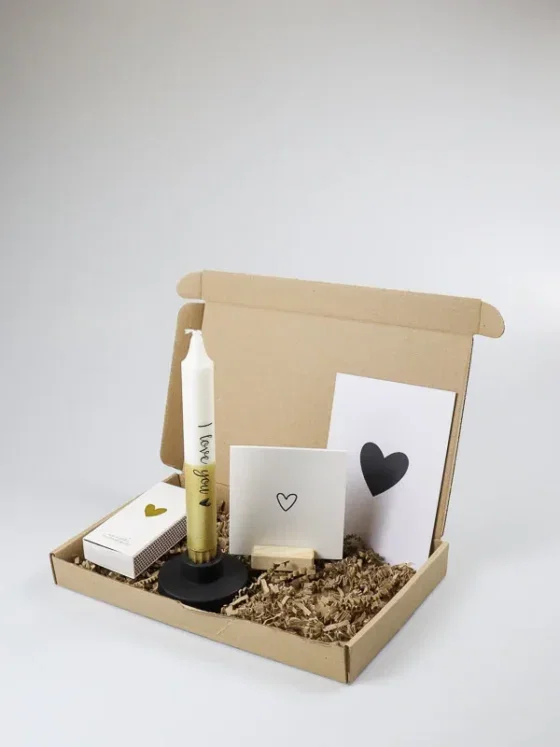 Brievenbuscadeau I love you met kaars, kandelaar & blockie Brievenbuscadeau I love you met kaars, kandelaar & blockie