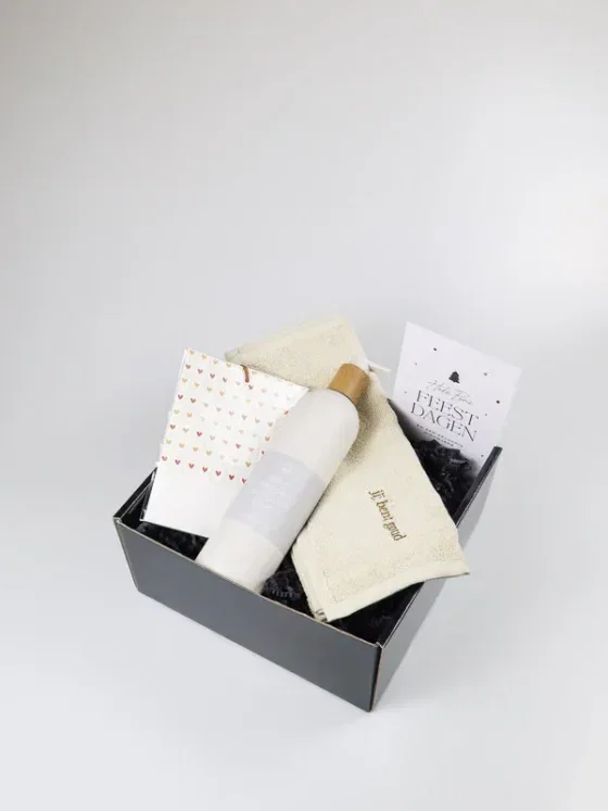 Kerstcadeaupakket jij bent goud waard met handzeep en gastendoekje