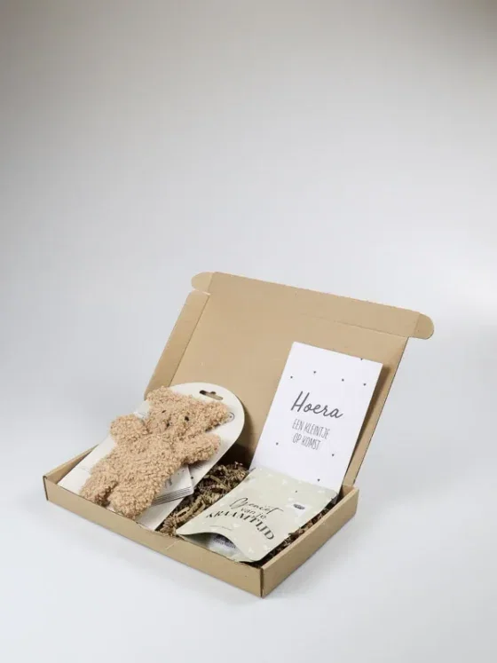Kraam brievenbus cadeau met badzout en speendoekje Kraam brievenbus cadeau met badzout en speendoekje