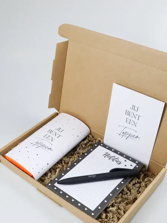 Brievenbuscadeau Topper met Chocolade, Notitieboek & Pen