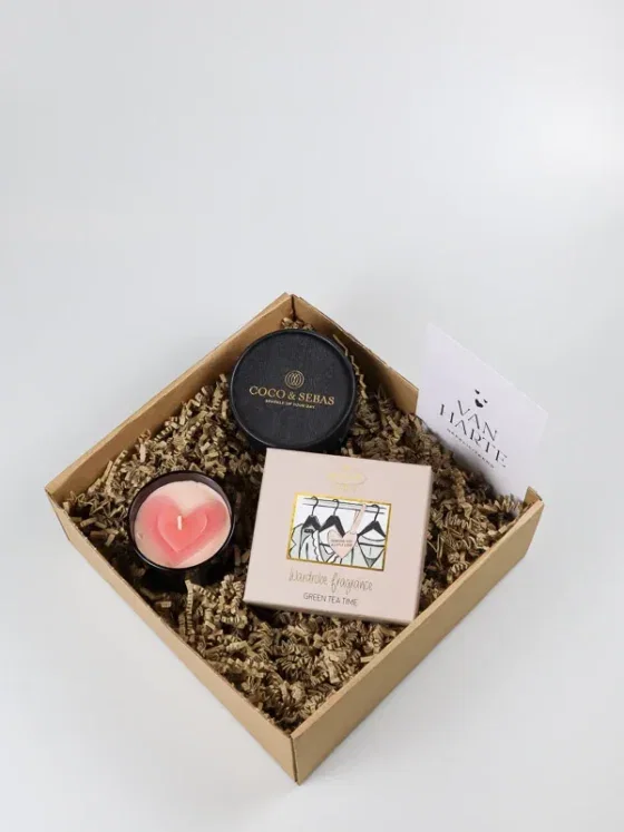 Cadeaupakket van harte gefeliciteerd - Kaars en truffels Cadeaupakket van harte gefeliciteerd - Kaars en truffels