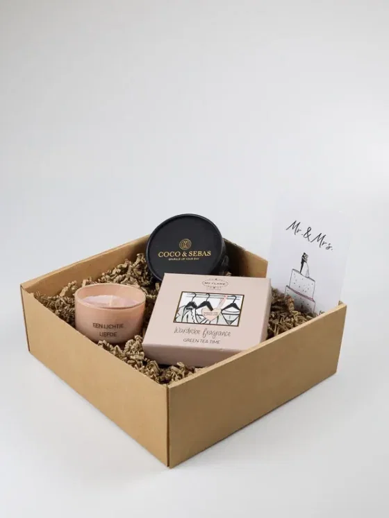 Cadeaupakket huwelijk - Sojakaars, truffels en geurhanger