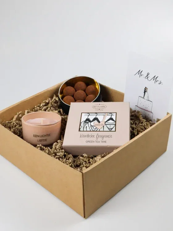 Cadeaupakket huwelijk - Sojakaars, truffels en geurhanger