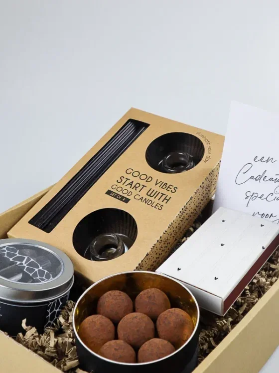 Cadeaupakket kandelaar set en truffels - Stoer en sfeervol