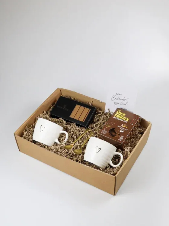 Cadeaupakket cappuccino moment met Zusss mokken en Coco & Sebas bites