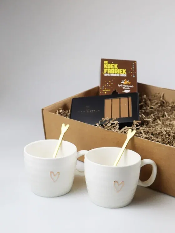 Cadeaupakket cappuccino moment met Zusss mokken en Coco & Sebas bites