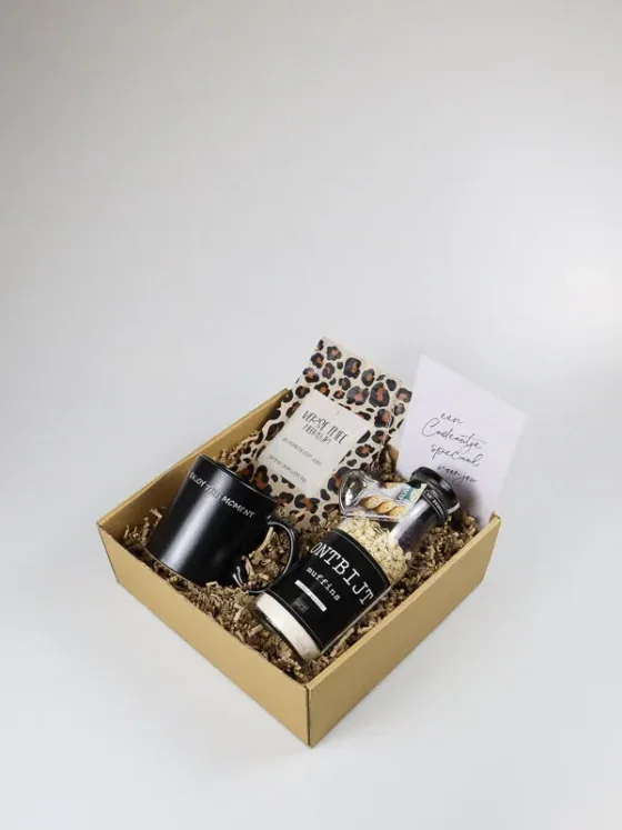 Cadeaupakket ontbijt thee en mok - Genieten van de ochtend Cadeaupakket ontbijt thee en mok - Genieten van de ochtend