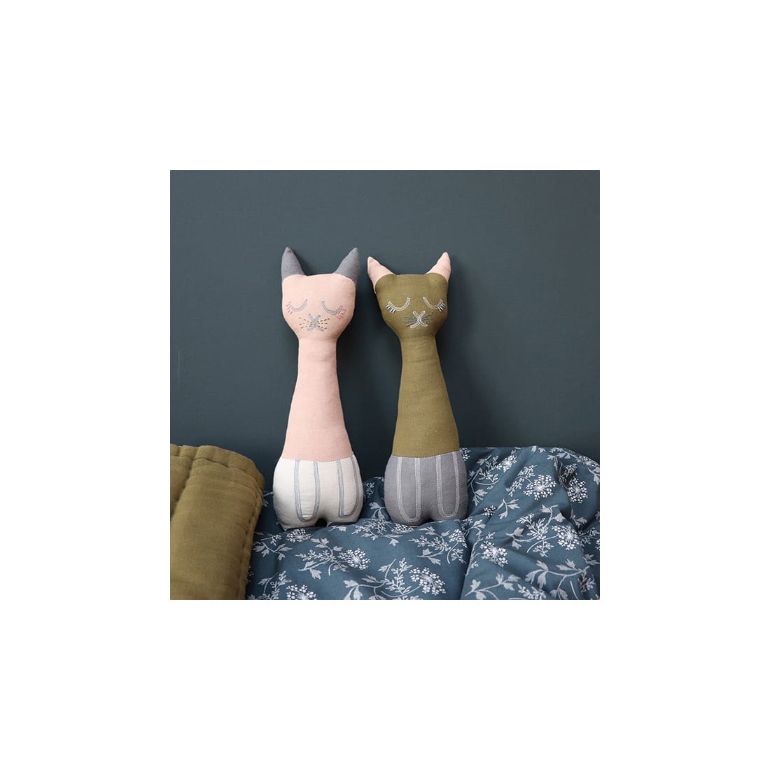 Camomile Londen Knuffel Kussen 'Tall Cat' - Afbeelding 4