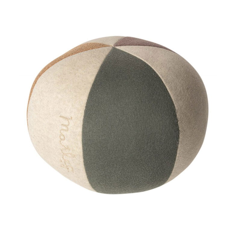 maileg bal knitted