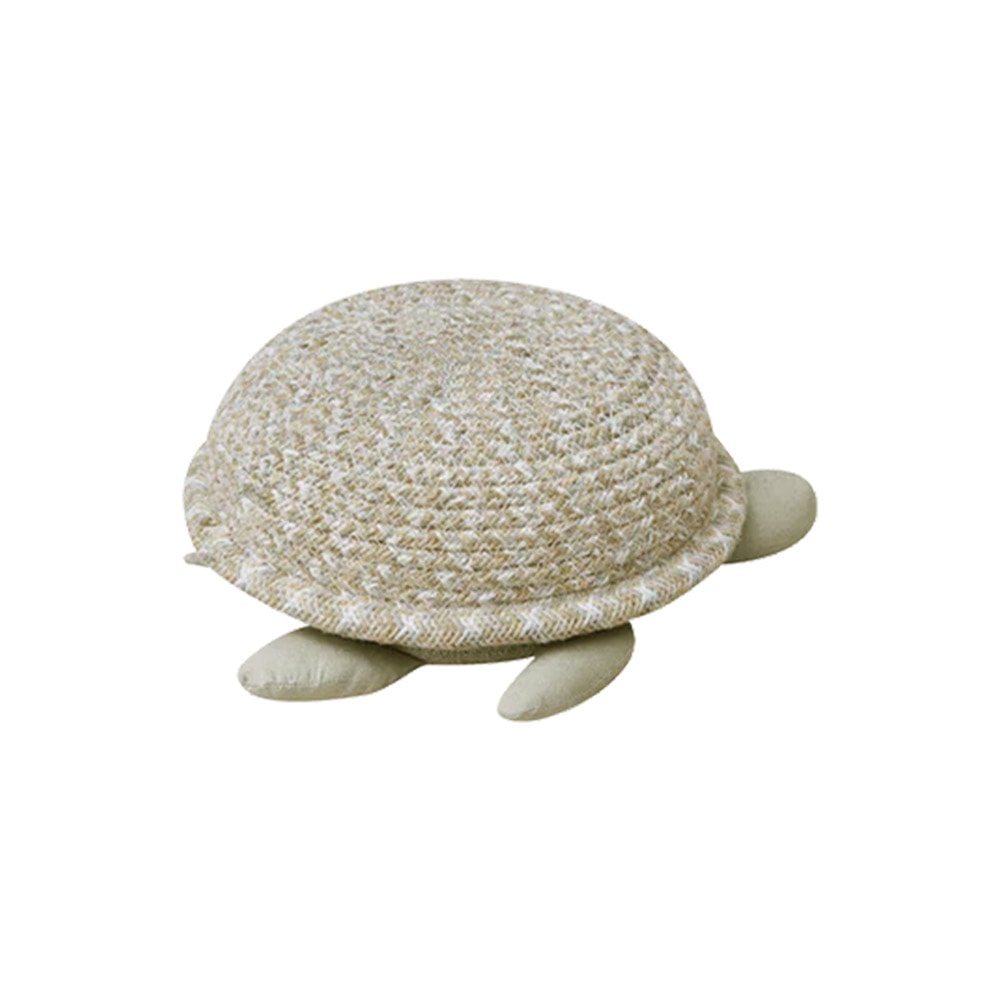 Lorena Canals mand baby turtle