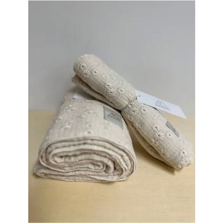 Nanami Ledikantlaken embroidery