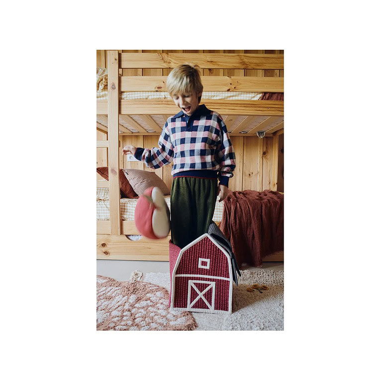 Lorena Canals mand boerderij farm house