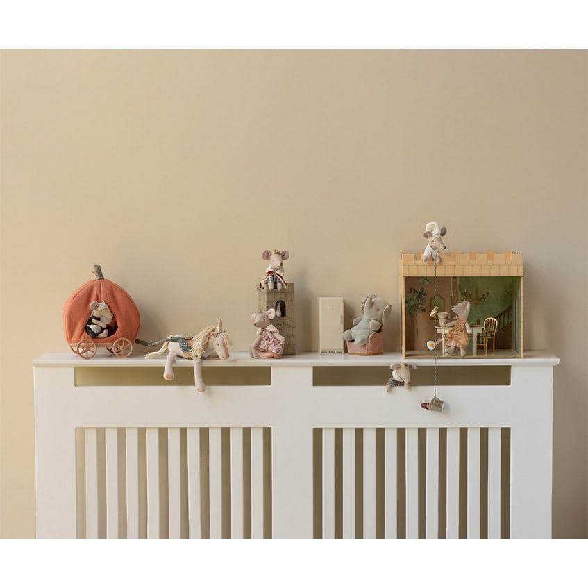 Maileg castle hall mouse