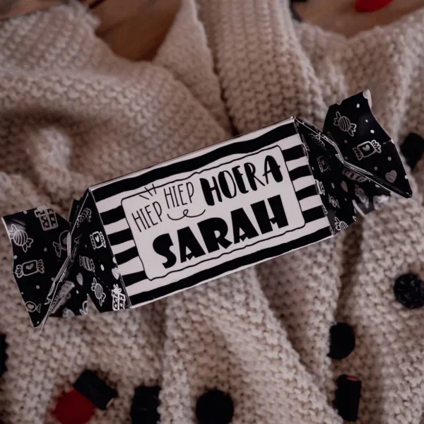 Snoep cadeau doosje gevuld met tum tum – Sarah 50 jaar