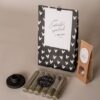 Cadeaupakket een cadeautje speciaal voor jou - kaarsen, kandelaar en snoep Cadeaupakket een cadeautje speciaal voor jou - kaarsen, kandelaar en snoep