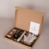 bedankt Brievenbus cadeau - snoepjes, kandelaar, kaars, handmasker, armbandje